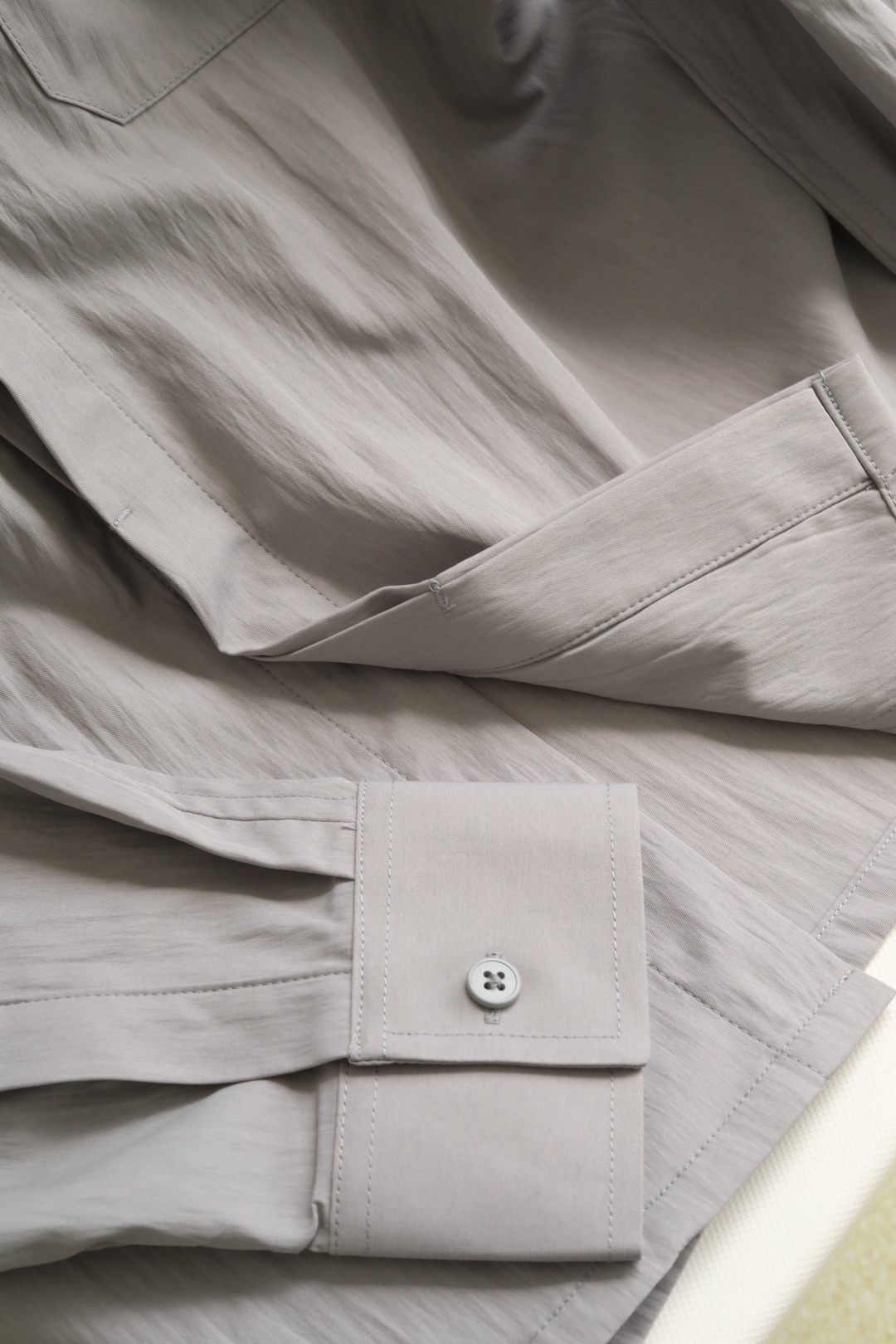 SS春夏新款，Yo*hji ya*ma风格技能双色卫衣。 清爽的春夏季风格，本体主料采用72%聚酯纤维➕