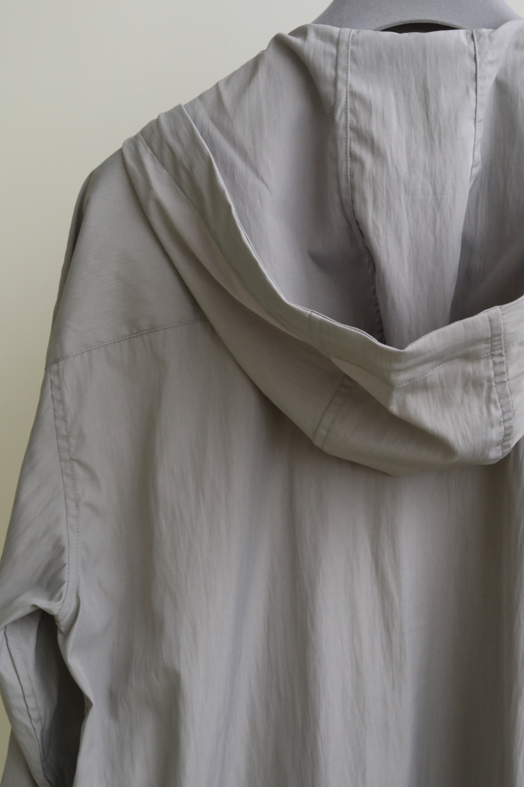 SS春夏新款，Yo*hji ya*ma风格技能双色卫衣。 清爽的春夏季风格，本体主料采用72%聚酯纤维➕