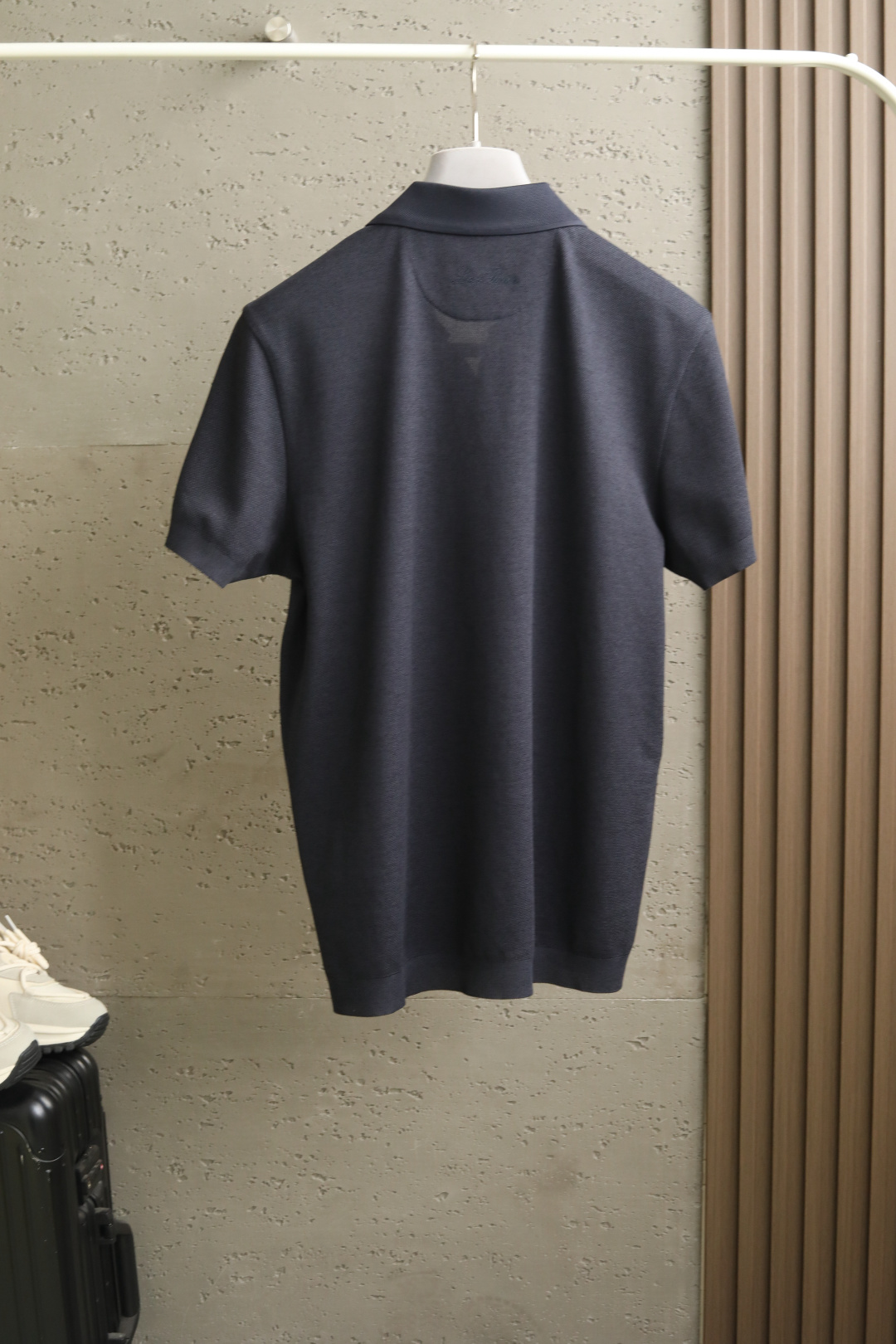 🔥 Loro Piana春夏款混纺针织🧶翻领 | 品质之选，清爽潇洒🔥**👕 **高品质面料**：精选5