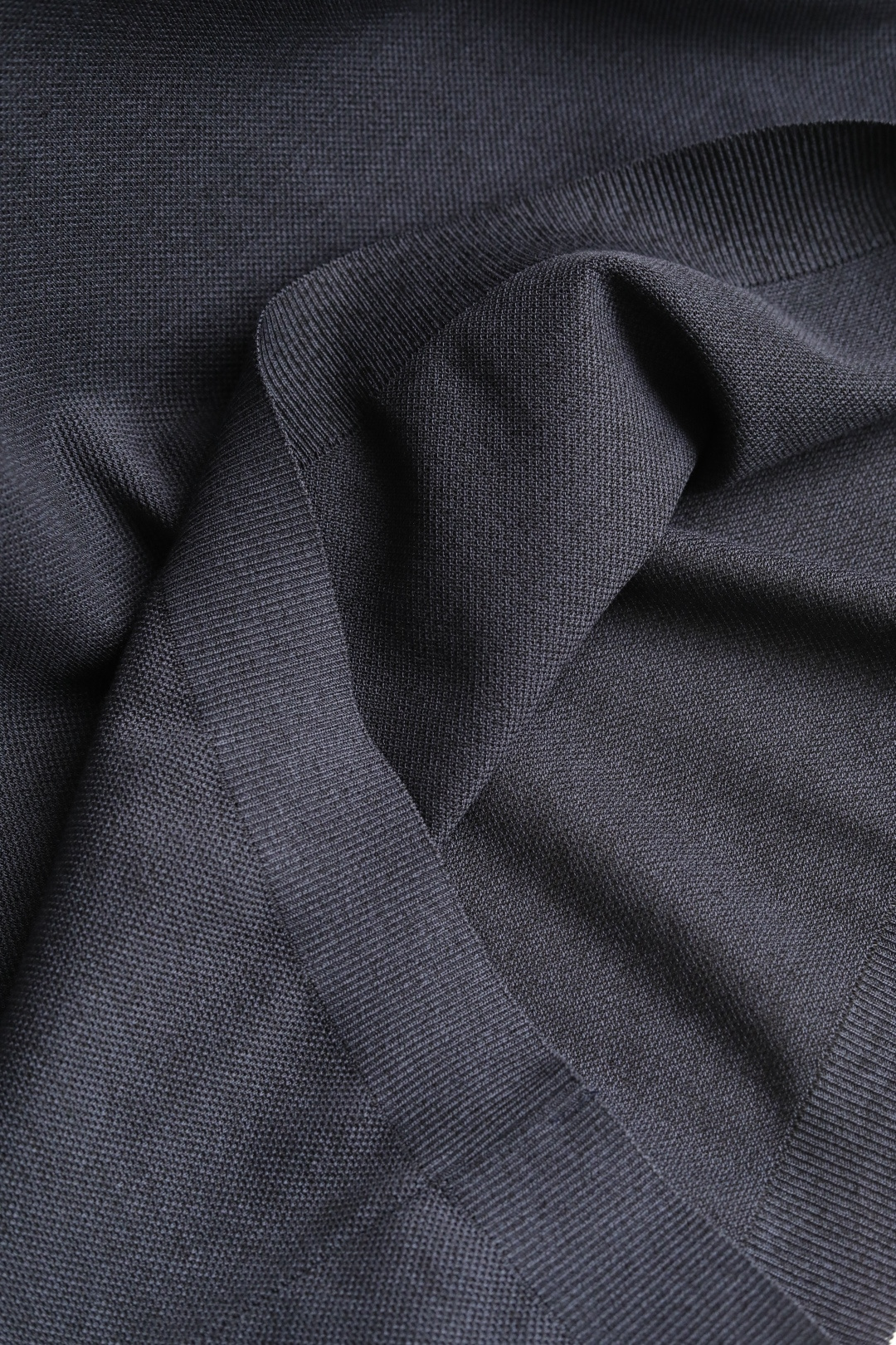 🔥 Loro Piana春夏款混纺针织🧶翻领 | 品质之选，清爽潇洒🔥**👕 **高品质面料**：精选5