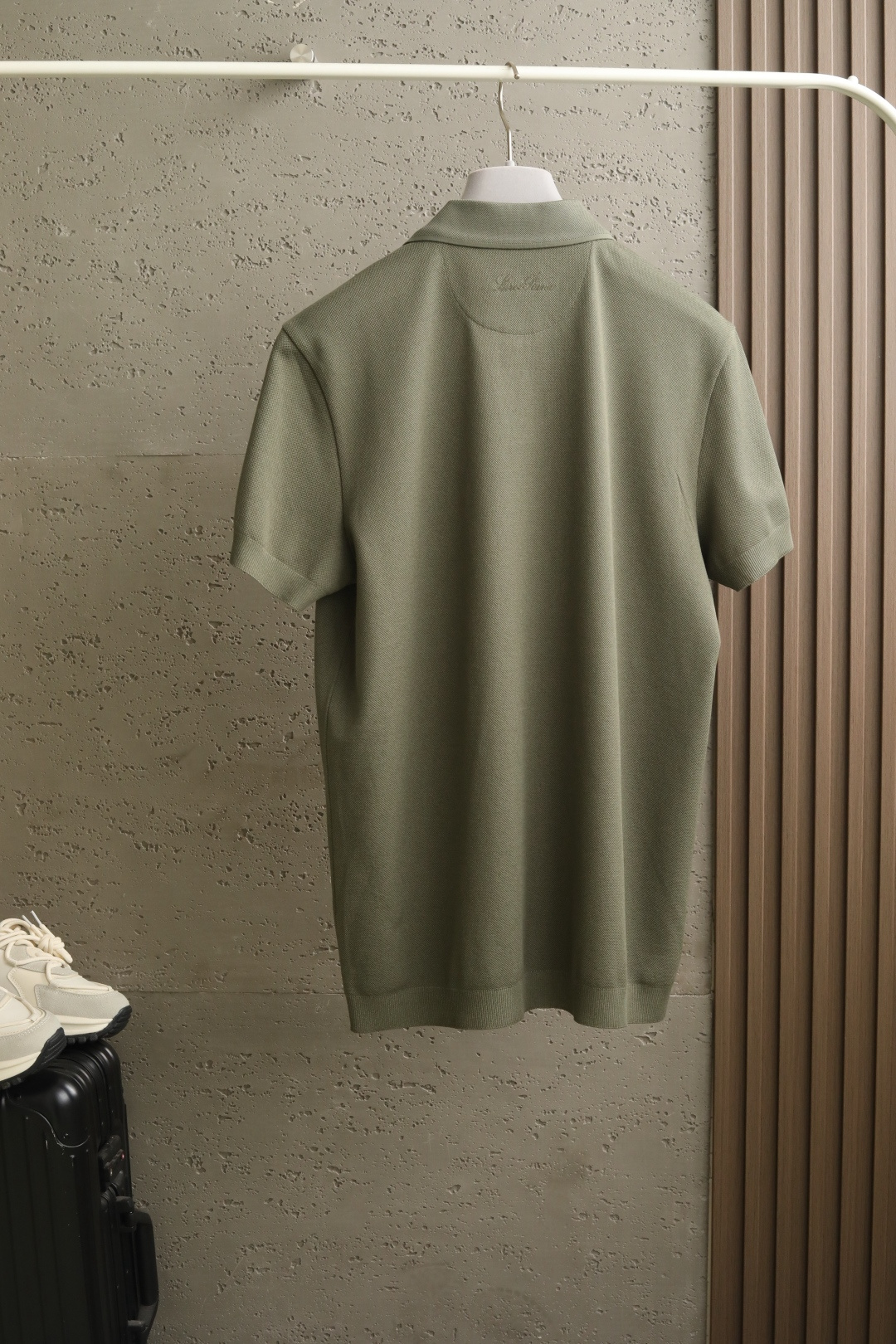 🔥 Loro Piana春夏款混纺针织🧶翻领 | 品质之选，清爽潇洒🔥**👕 **高品质面料**：精选5