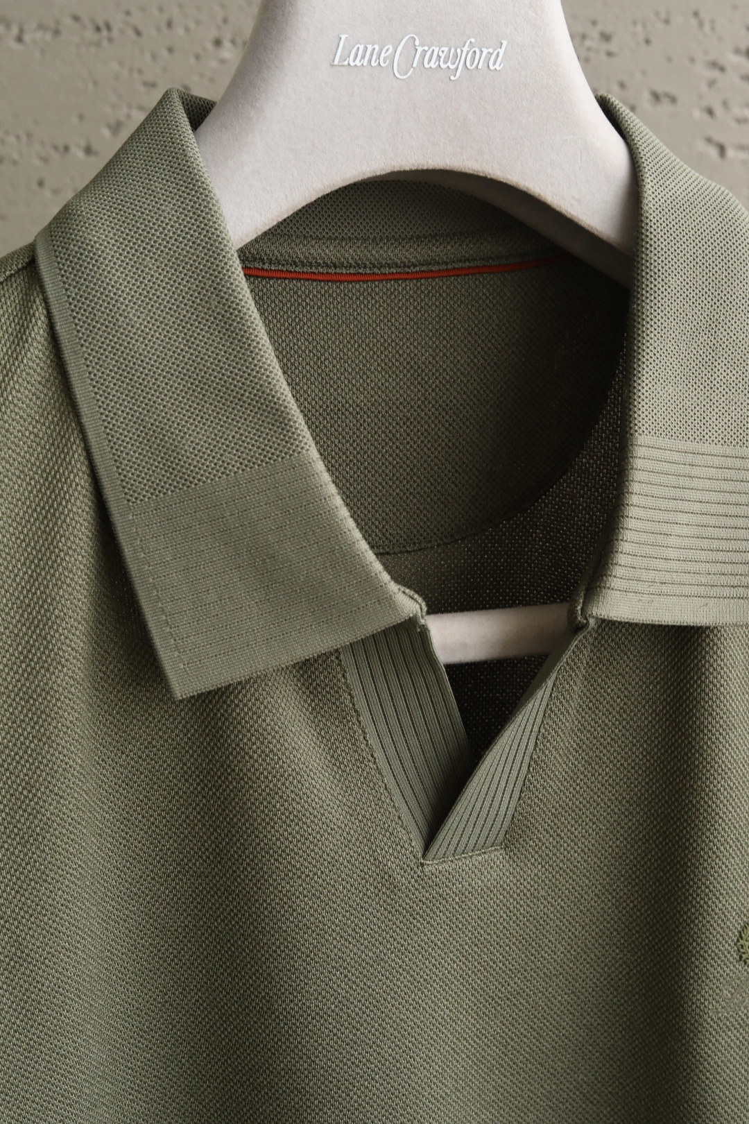 🔥 Loro Piana春夏款混纺针织🧶翻领 | 品质之选，清爽潇洒🔥**👕 **高品质面料**：精选5