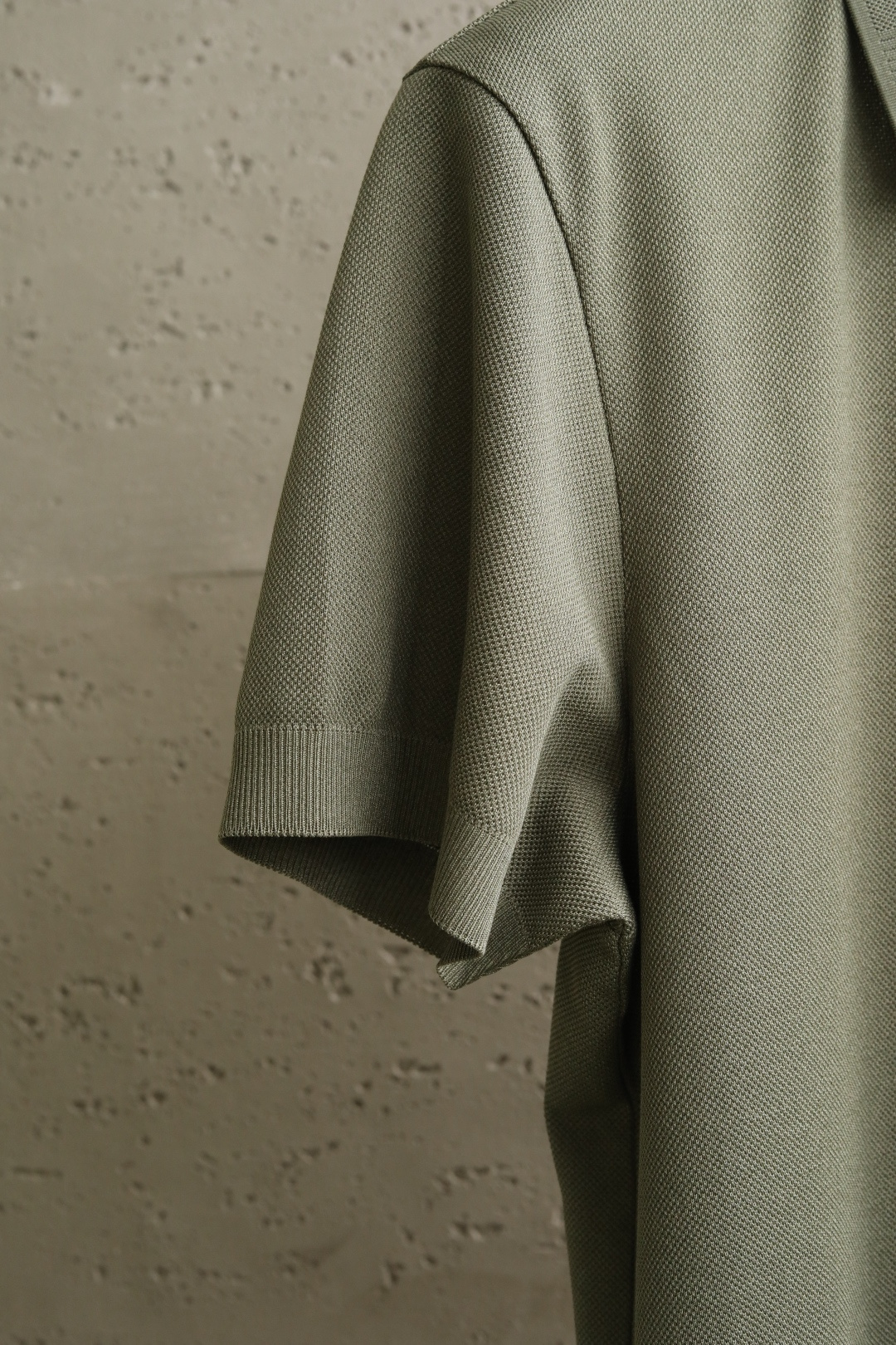 🔥 Loro Piana春夏款混纺针织🧶翻领 | 品质之选，清爽潇洒🔥**👕 **高品质面料**：精选5