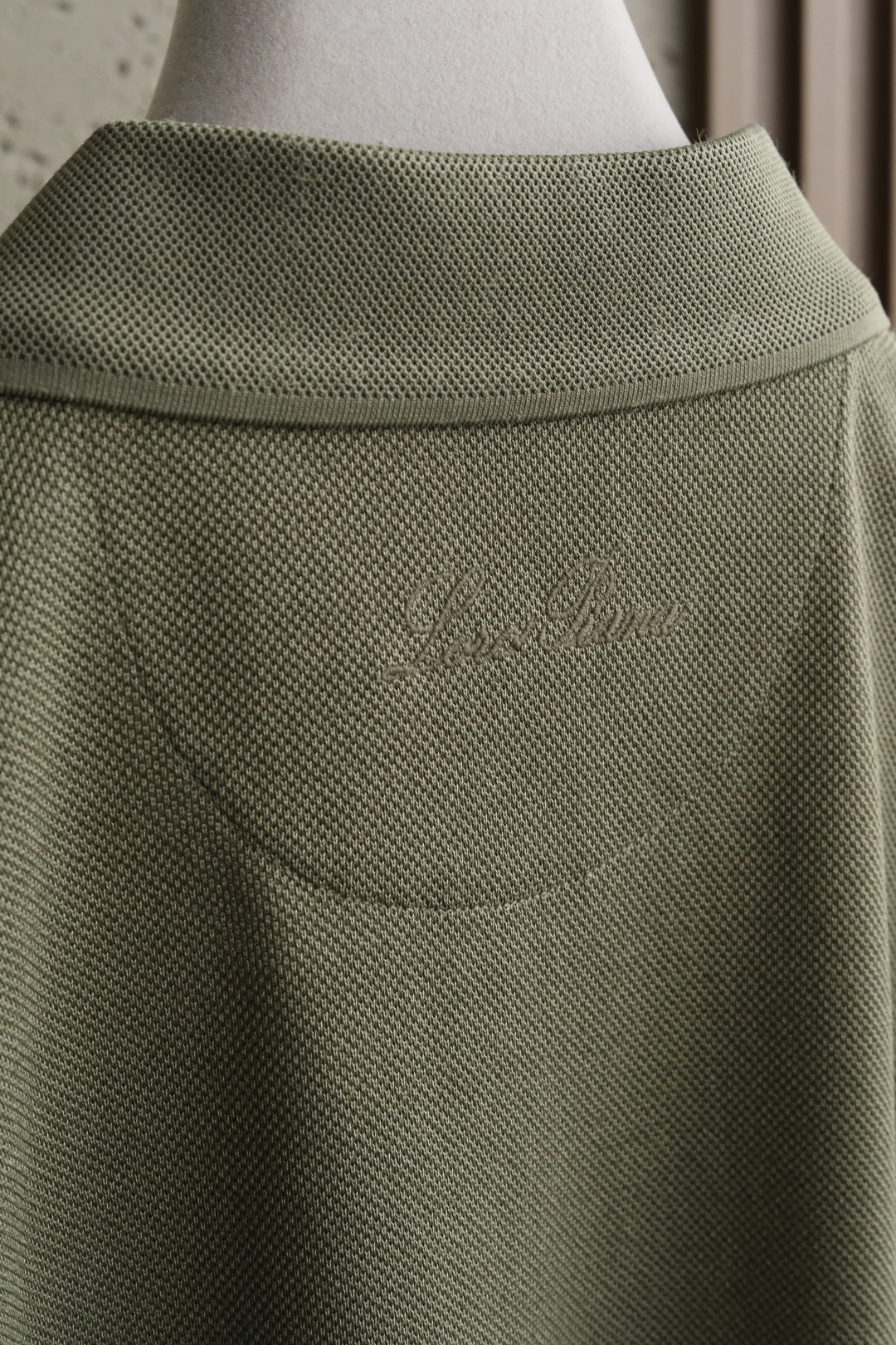 🔥 Loro Piana春夏款混纺针织🧶翻领 | 品质之选，清爽潇洒🔥**👕 **高品质面料**：精选5