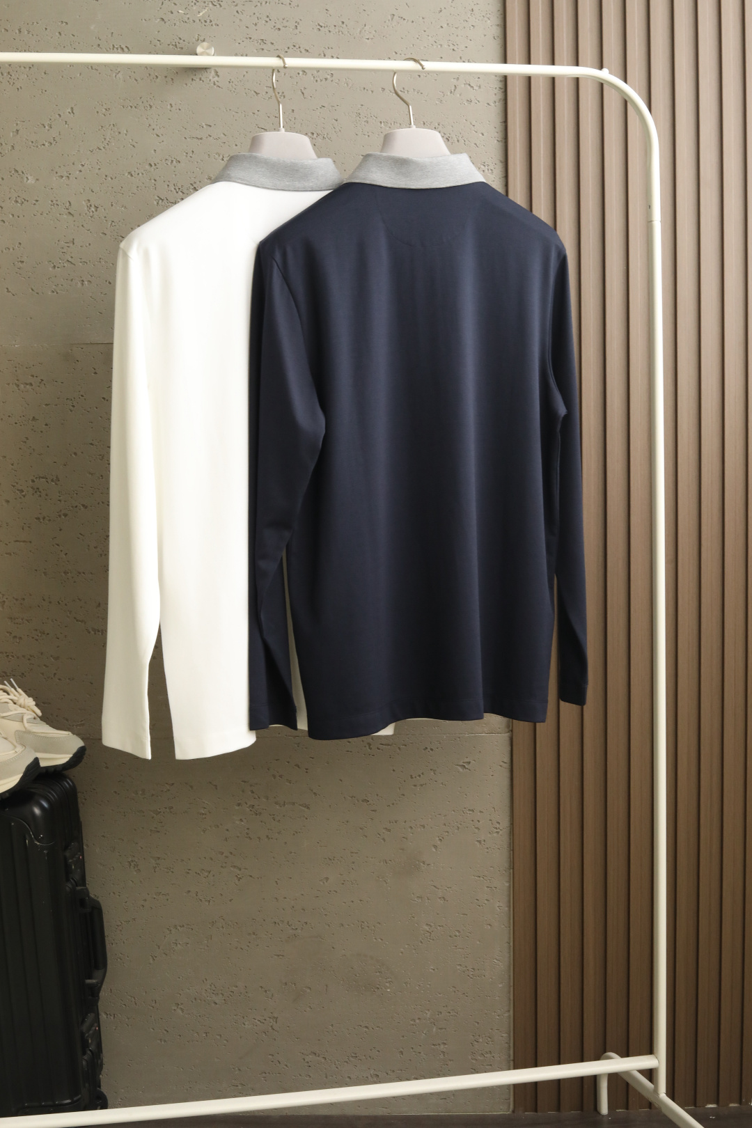 NEW# 🔥🔥🔥2026 SS春夏新款# 静奢风格B*C家双色长袖T恤。定织细纹肌理柔滑面料，75%长绒