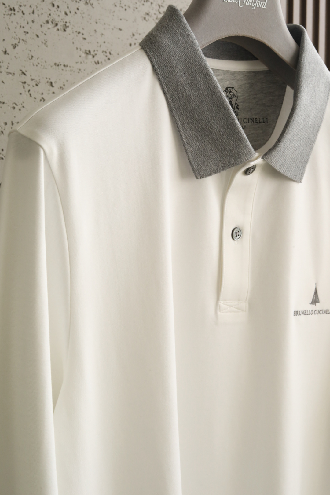 NEW# 🔥🔥🔥2026 SS春夏新款# 静奢风格B*C家双色长袖T恤。定织细纹肌理柔滑面料，75%长绒