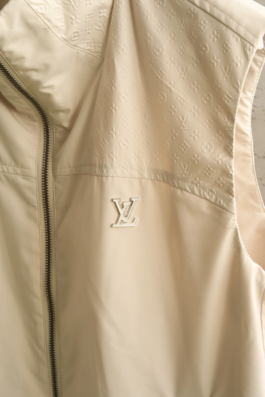 🔥🔥🔥2026年春款上新Lo*is Vu*tton路易*登 26年春夏新款马甲老花立体浮雕压花马甲背心，