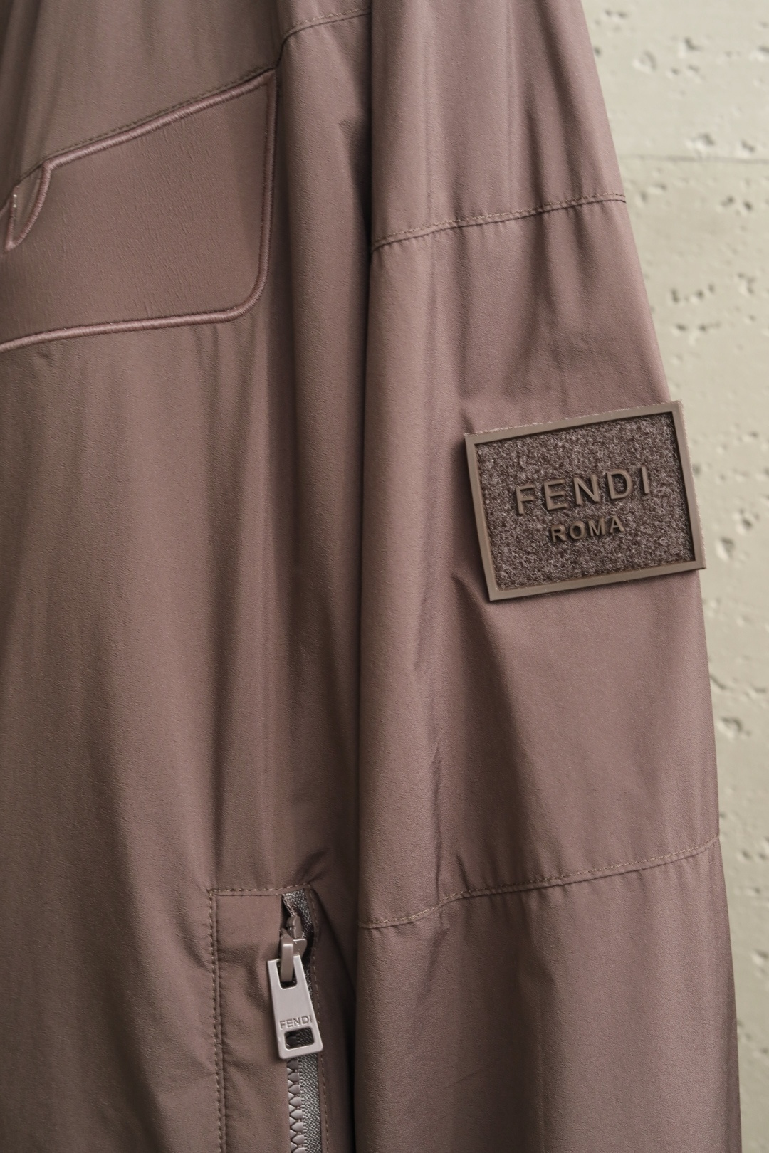 🔥🔥🔥2026年春款上新FE*DI 芬*迪 26春季新款夹克外套立体剪裁廓形版型上身显瘦帅气！衣身印双F