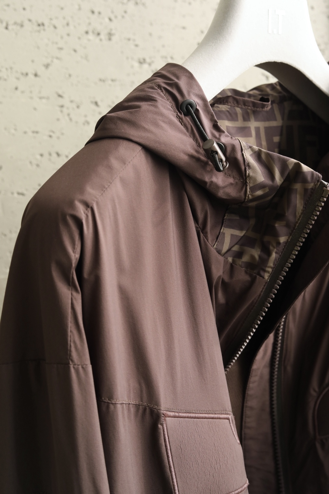 🔥🔥🔥2026年春款上新FE*DI 芬*迪 26春季新款夹克外套立体剪裁廓形版型上身显瘦帅气！衣身印双F