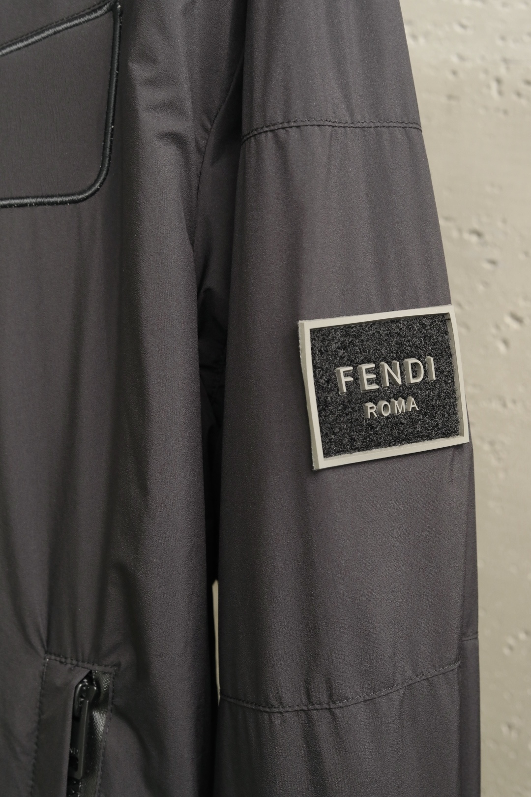 🔥🔥🔥2026年春款上新FE*DI 芬*迪 26春季新款夹克外套立体剪裁廓形版型上身显瘦帅气！衣身印双F