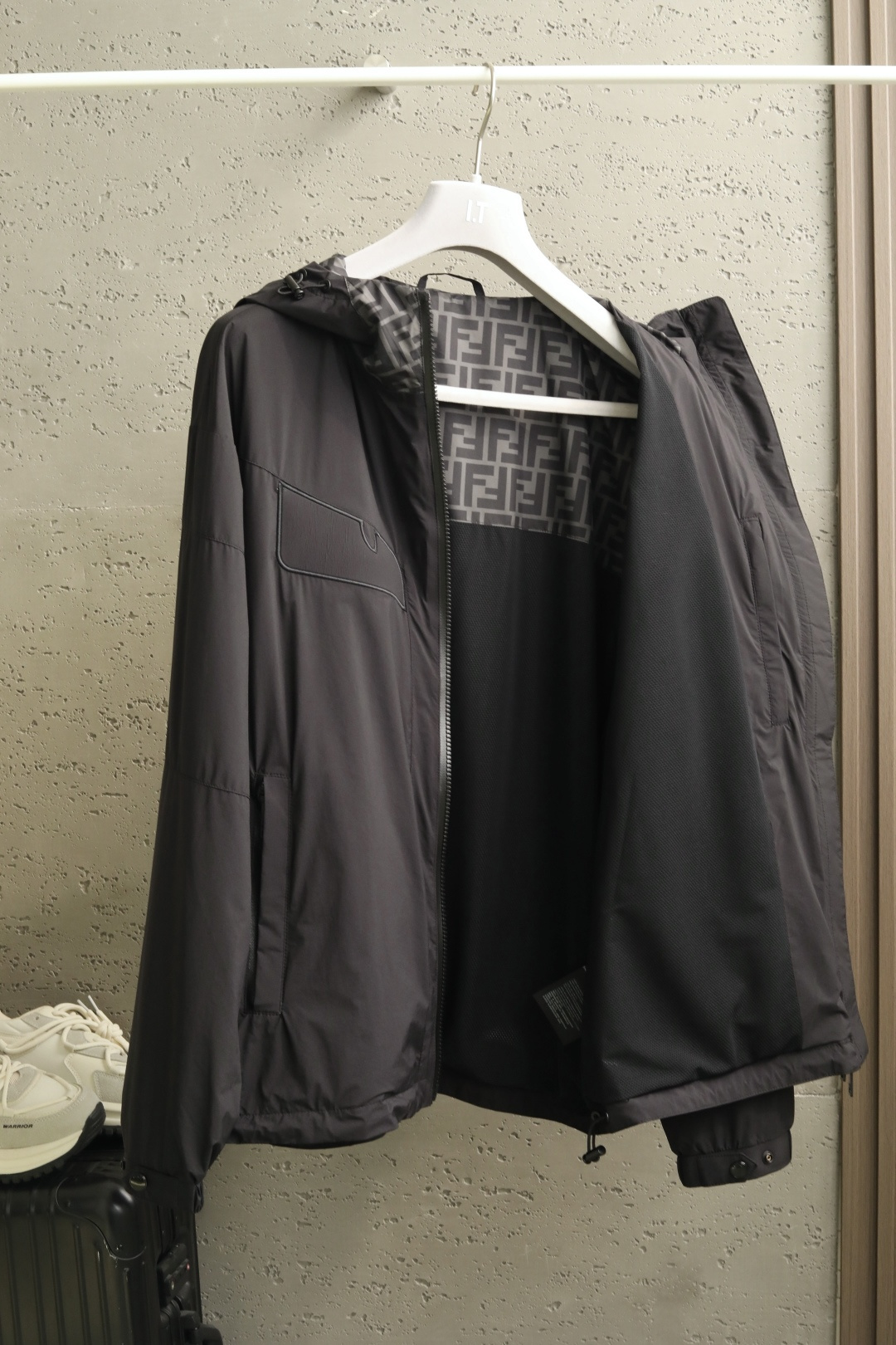 🔥🔥🔥2026年春款上新FE*DI 芬*迪 26春季新款夹克外套立体剪裁廓形版型上身显瘦帅气！衣身印双F