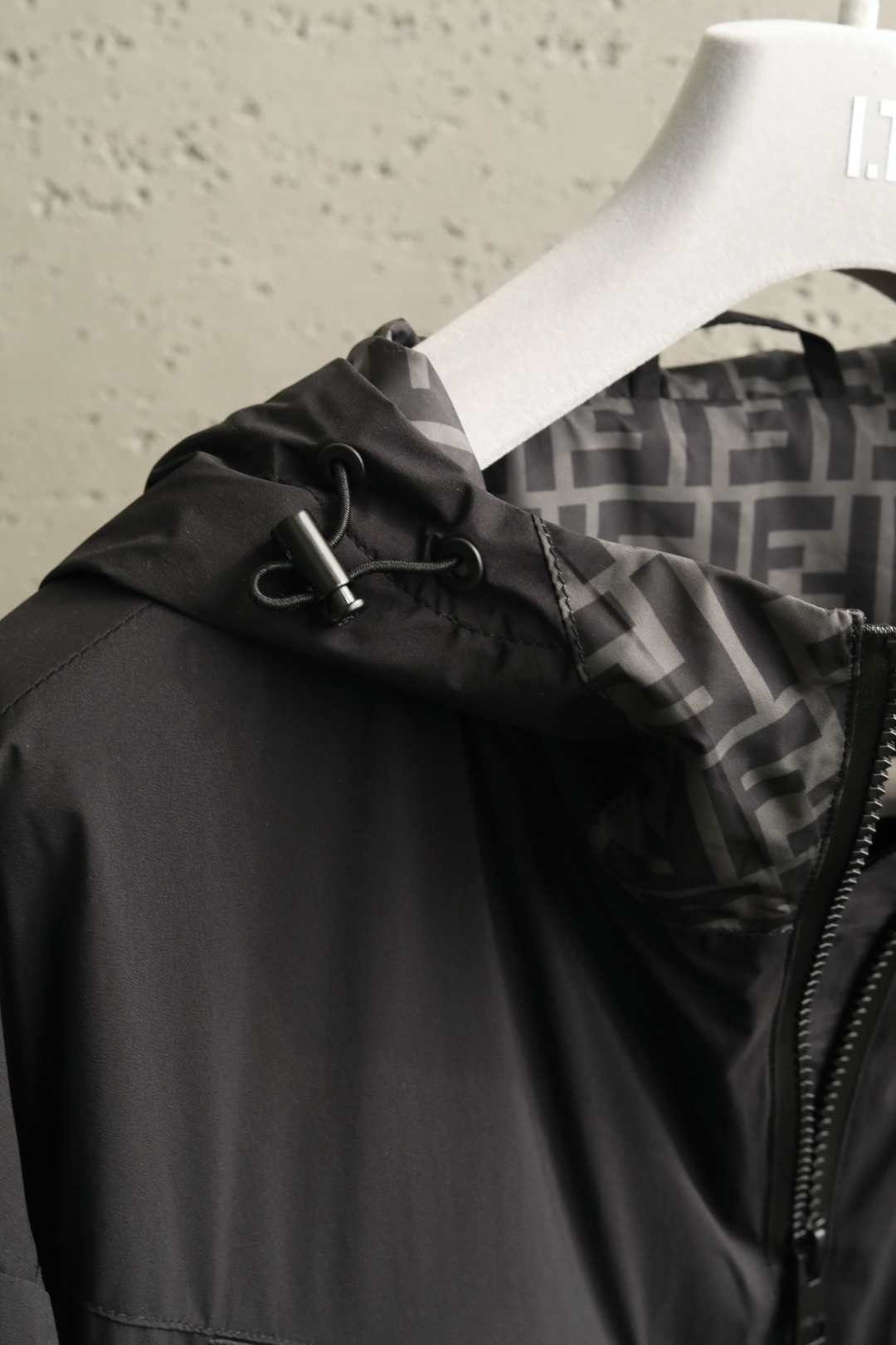 🔥🔥🔥2026年春款上新FE*DI 芬*迪 26春季新款夹克外套立体剪裁廓形版型上身显瘦帅气！衣身印双F