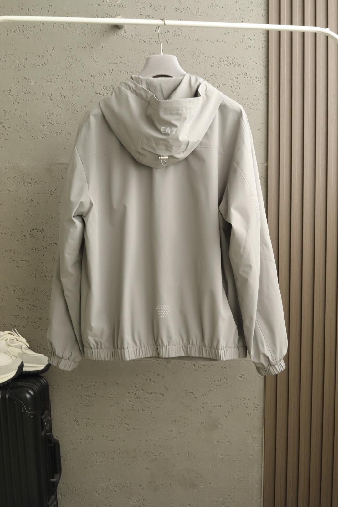 🔥春款上新Em*ioA*min 阿*尼 26年春季连帽夹克简约时尚通勤外套 顶级进口锦纶面料 定制原版五