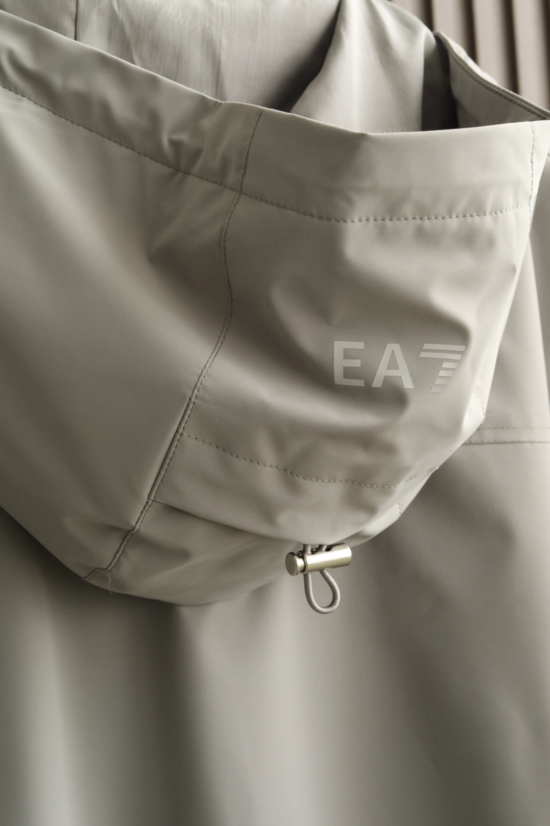 🔥春款上新Em*ioA*min 阿*尼 26年春季连帽夹克简约时尚通勤外套 顶级进口锦纶面料 定制原版五