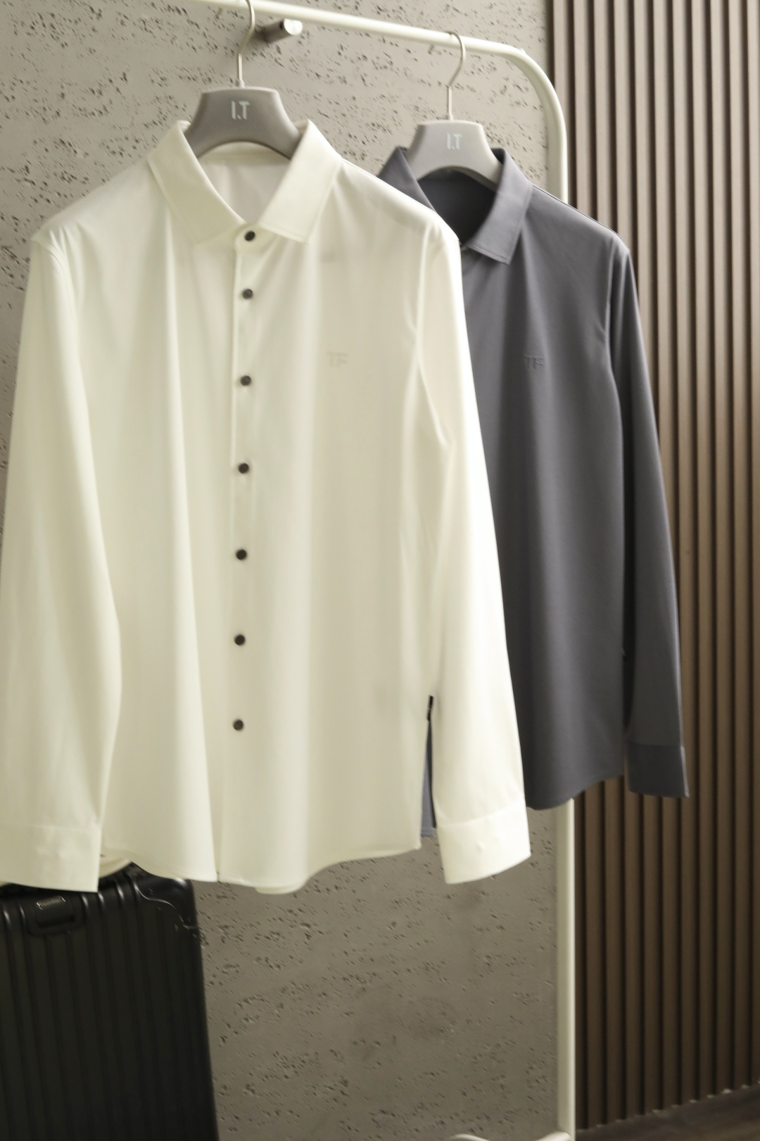 2026 TF春夏新款 采用全新进口复合材质，88.1%长绒棉纤维，细腻柔软，带来亲肤感受。8.9%粘纤