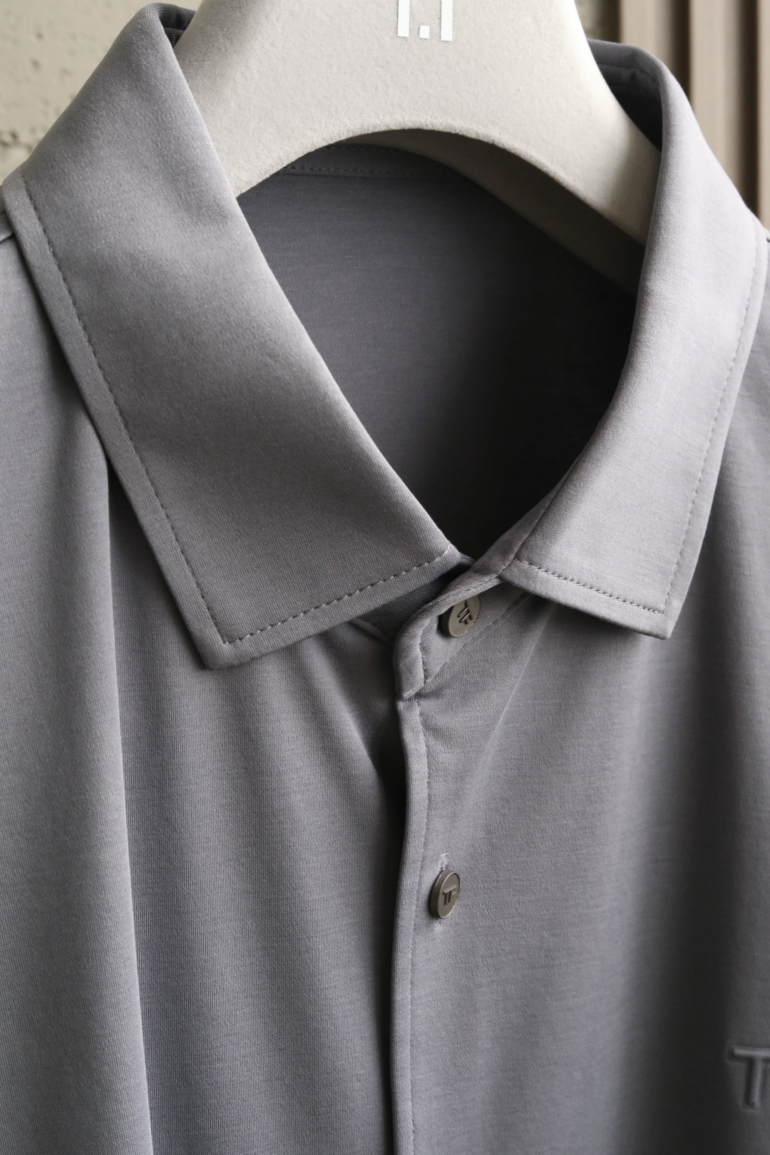 2026 TF春夏新款 采用全新进口复合材质，88.1%长绒棉纤维，细腻柔软，带来亲肤感受。8.9%粘纤