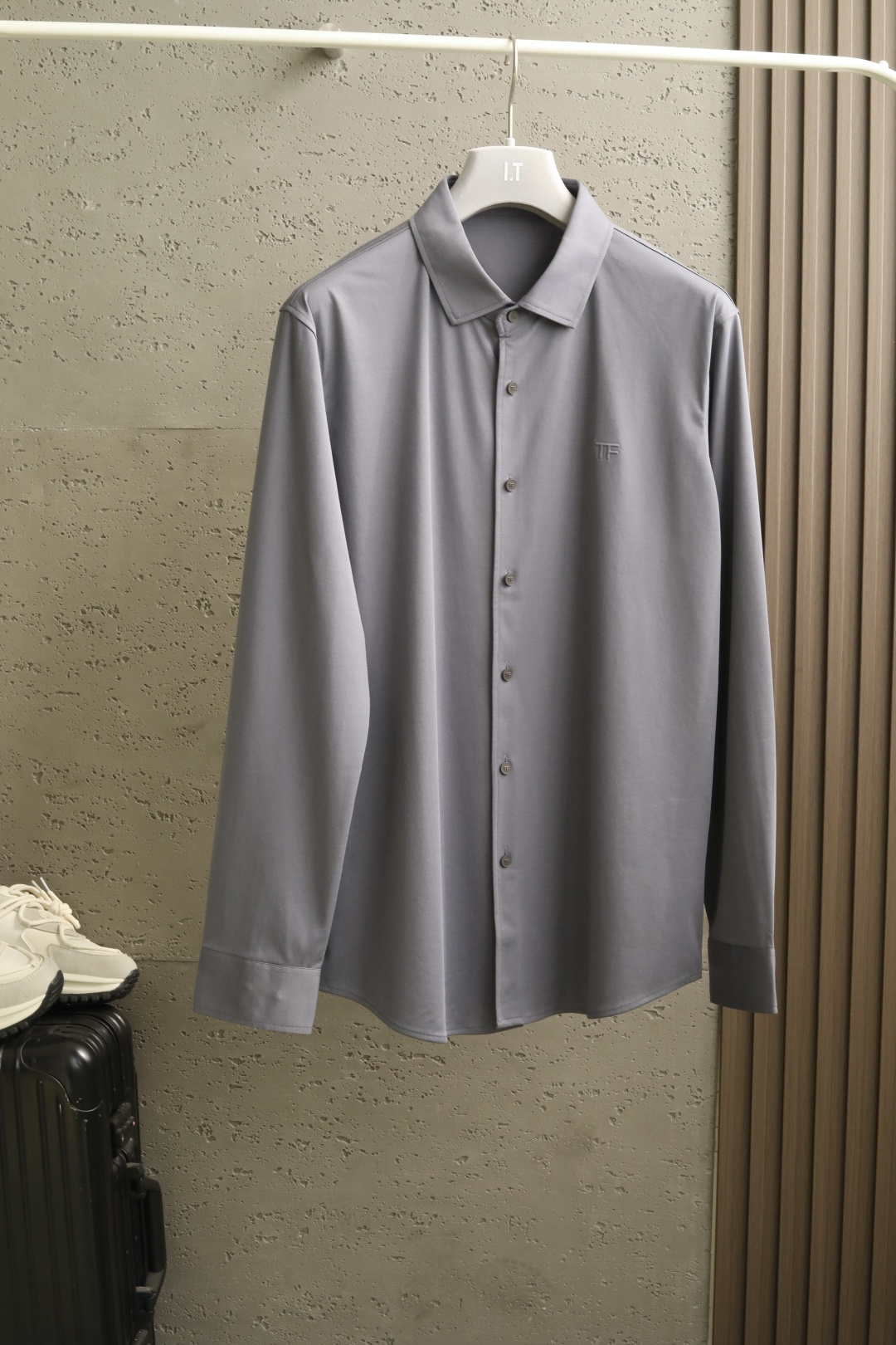 2026 TF春夏新款 采用全新进口复合材质，88.1%长绒棉纤维，细腻柔软，带来亲肤感受。8.9%粘纤