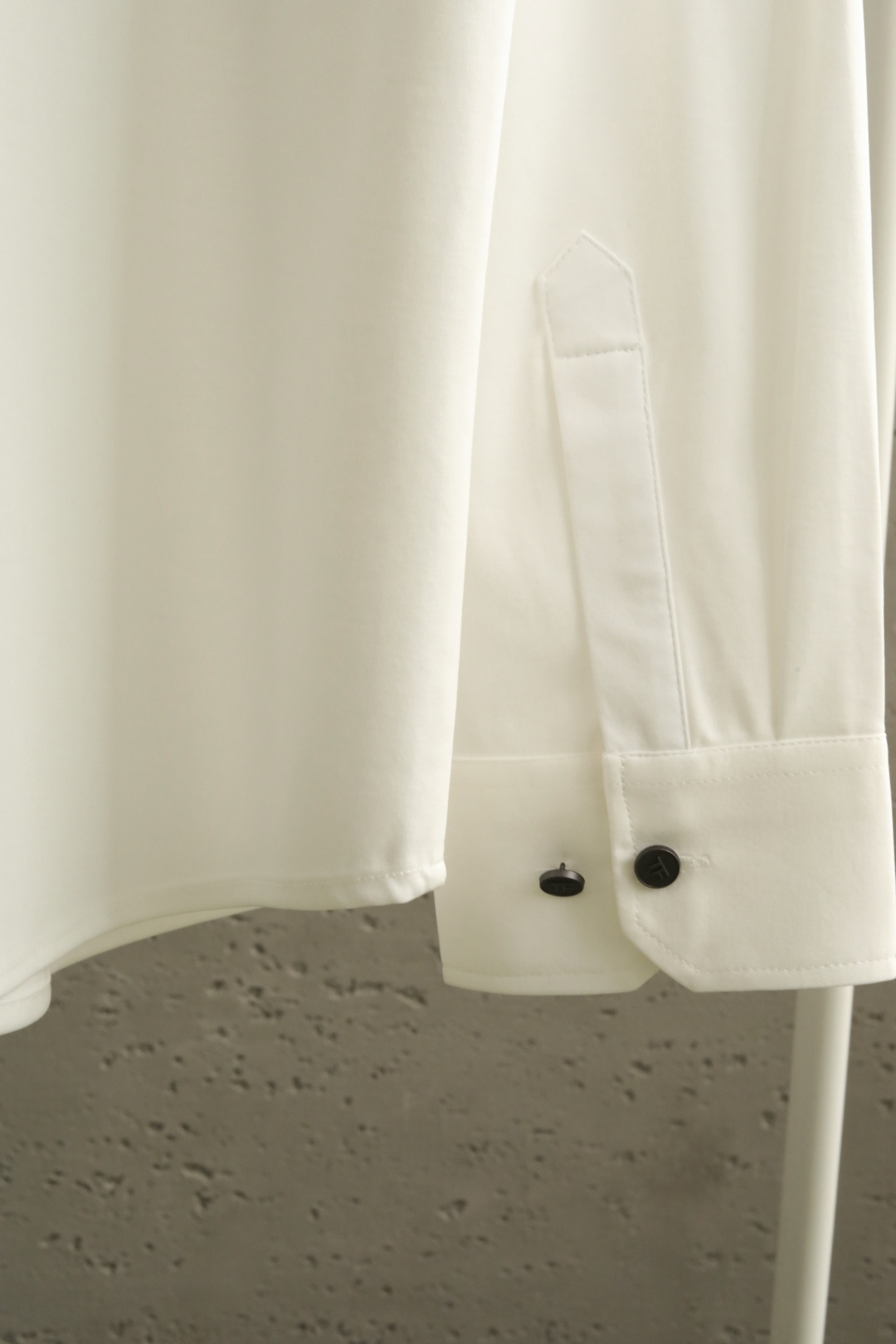 2026 TF春夏新款 采用全新进口复合材质，88.1%长绒棉纤维，细腻柔软，带来亲肤感受。8.9%粘纤