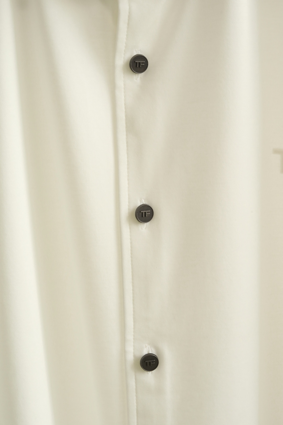 2026 TF春夏新款 采用全新进口复合材质，88.1%长绒棉纤维，细腻柔软，带来亲肤感受。8.9%粘纤