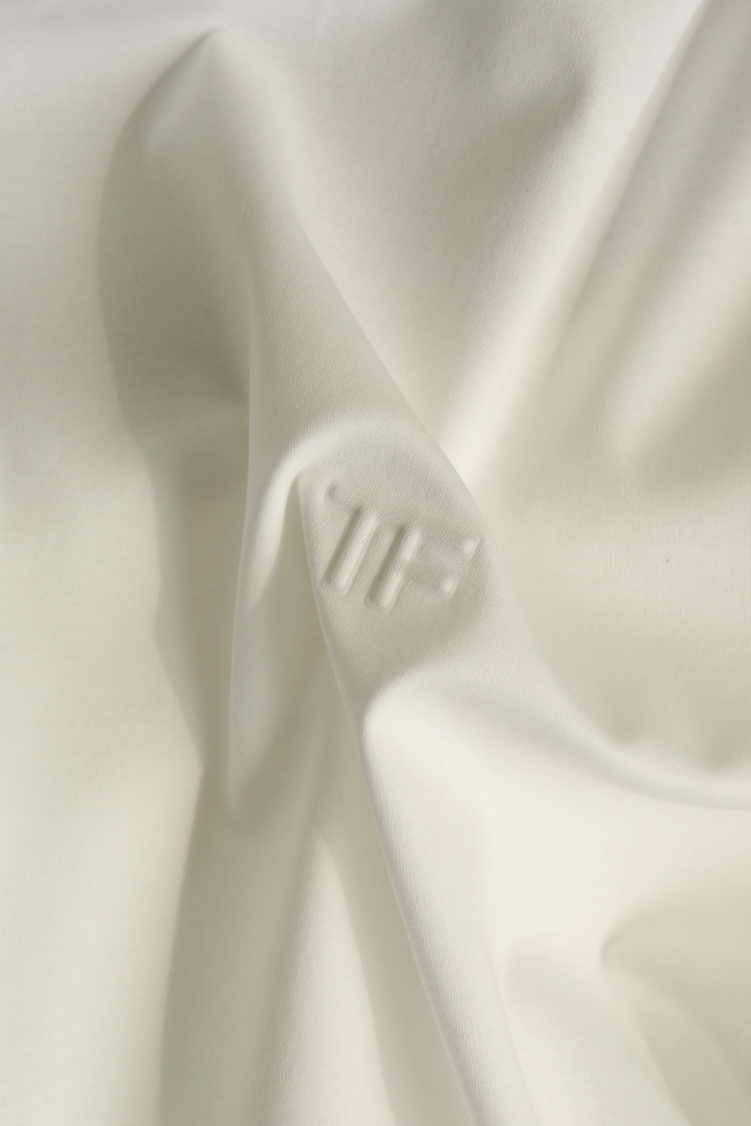 2026 TF春夏新款 采用全新进口复合材质，88.1%长绒棉纤维，细腻柔软，带来亲肤感受。8.9%粘纤