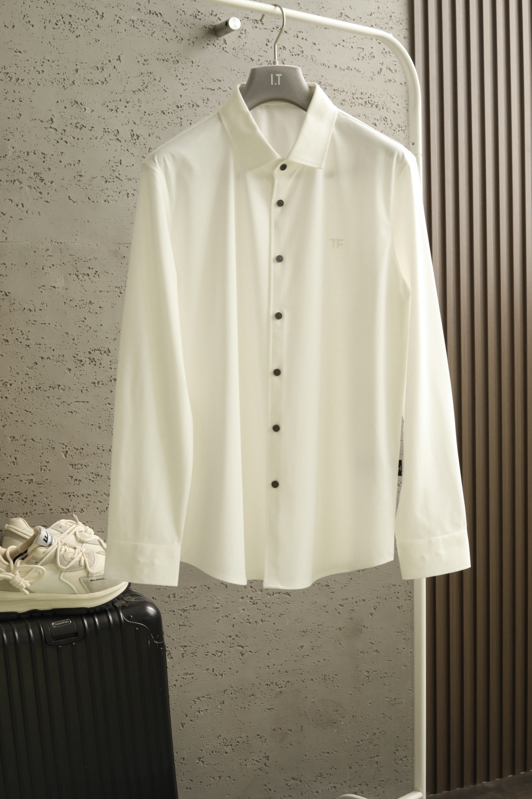 2026 TF春夏新款 采用全新进口复合材质，88.1%长绒棉纤维，细腻柔软，带来亲肤感受。8.9%粘纤