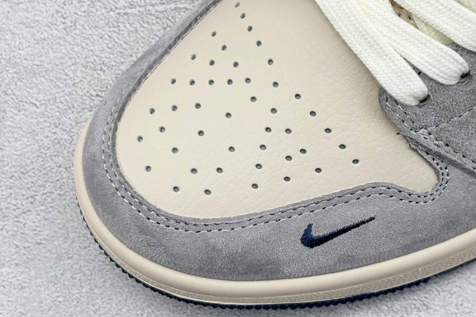 XC版 Air Jordan 1 Low AJ1 乔1 北面联名 灰蓝红勾 高端定制 低帮复古篮球鞋 DM9188-012