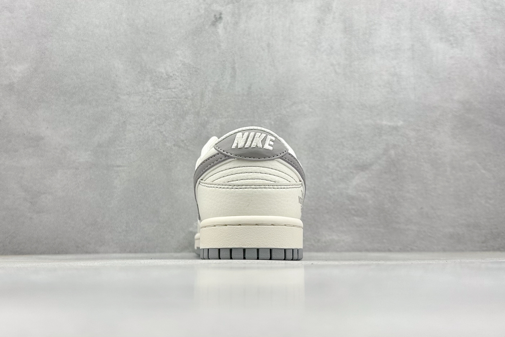 XC版 Nk SB Dunk Low 北面联名 米灰红标 周年高端定制 低帮休闲板鞋 BB7518-015