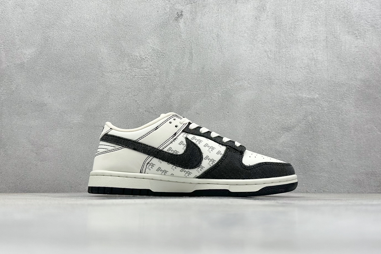NIKE SB Dunk Low x BAPE 白黑小钩 QF1568-143