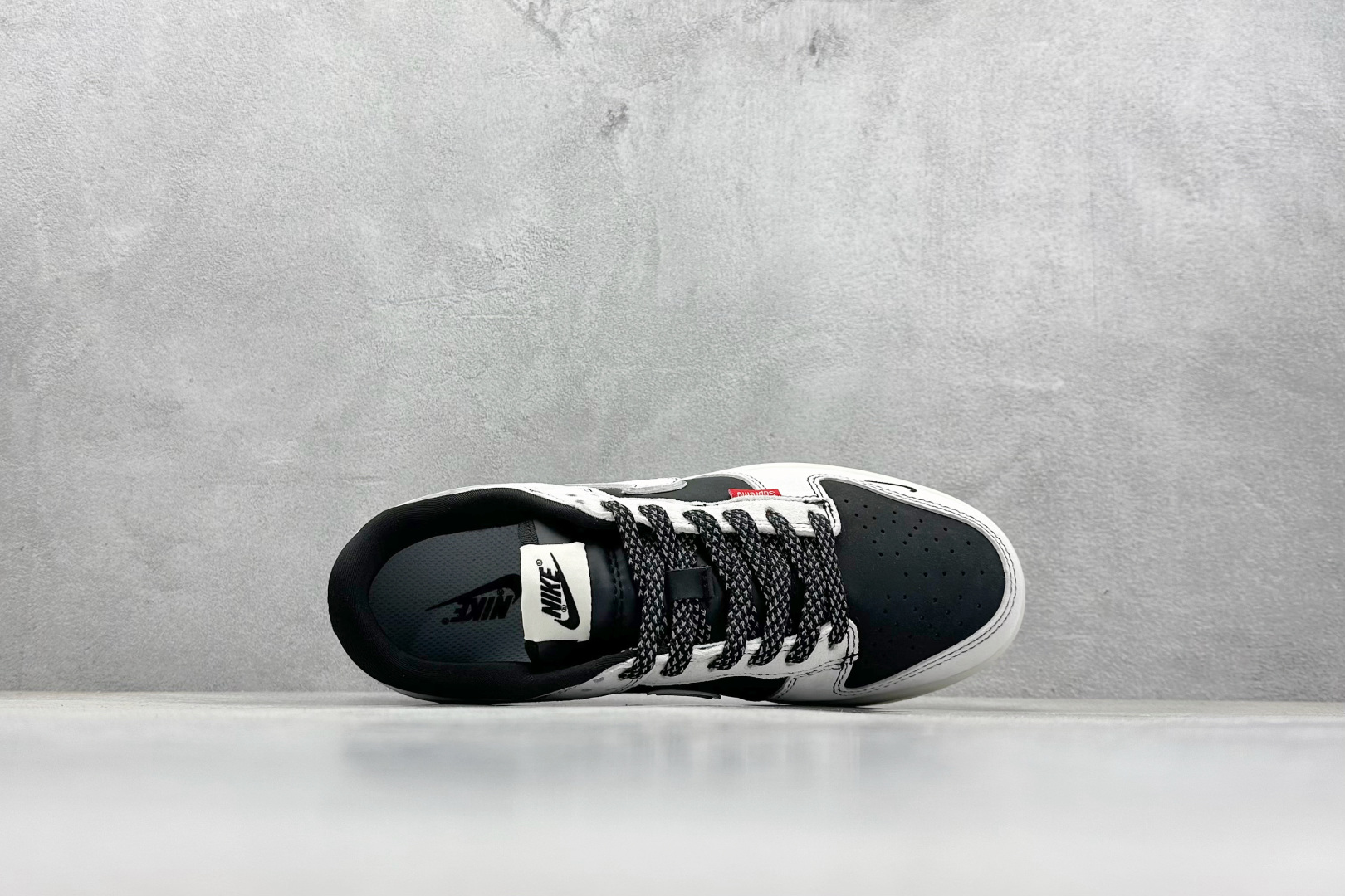 NIKE SB Dunk Low x Supreme 灰黑小钩满天星  QF1568-147