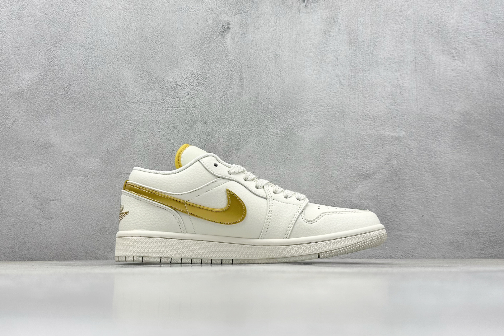 Air Jordan 1 Retro Low x The North Face 白金小钩满天星 XX2419-019