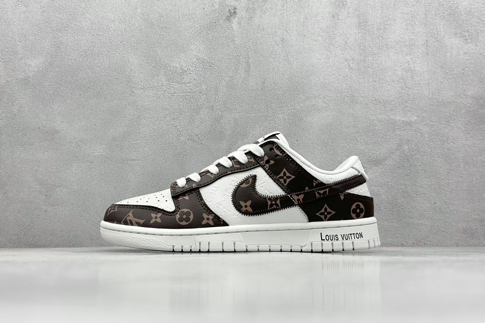 XC版 Nike SB Dunk Low x Louis Vuitton 白棕老花满印  DQ1098-360