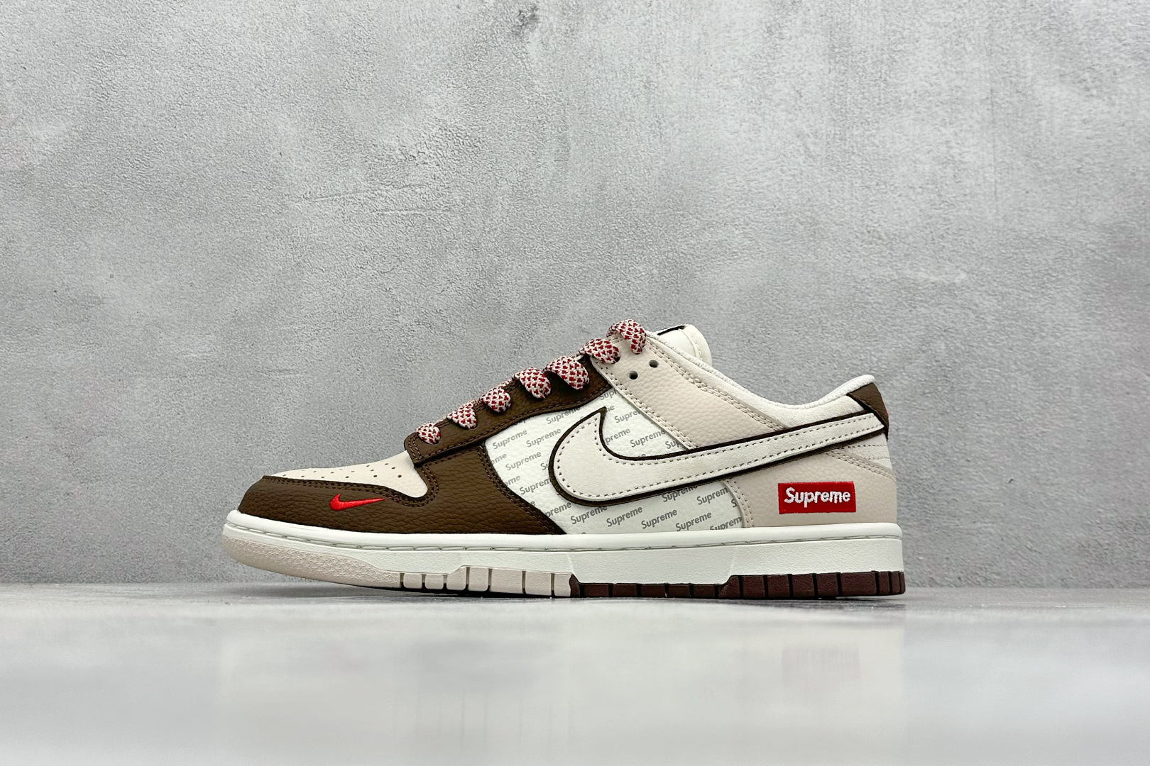 XC版 Nk SB Dunk Low Supreme联名 弹幕白勾 周年高端定制 低帮休闲板鞋  DJ2024-091