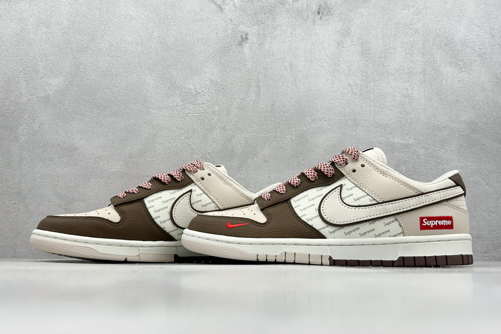 XC版 Nk SB Dunk Low Supreme联名 弹幕白勾 周年高端定制 低帮休闲板鞋  DJ2024-091