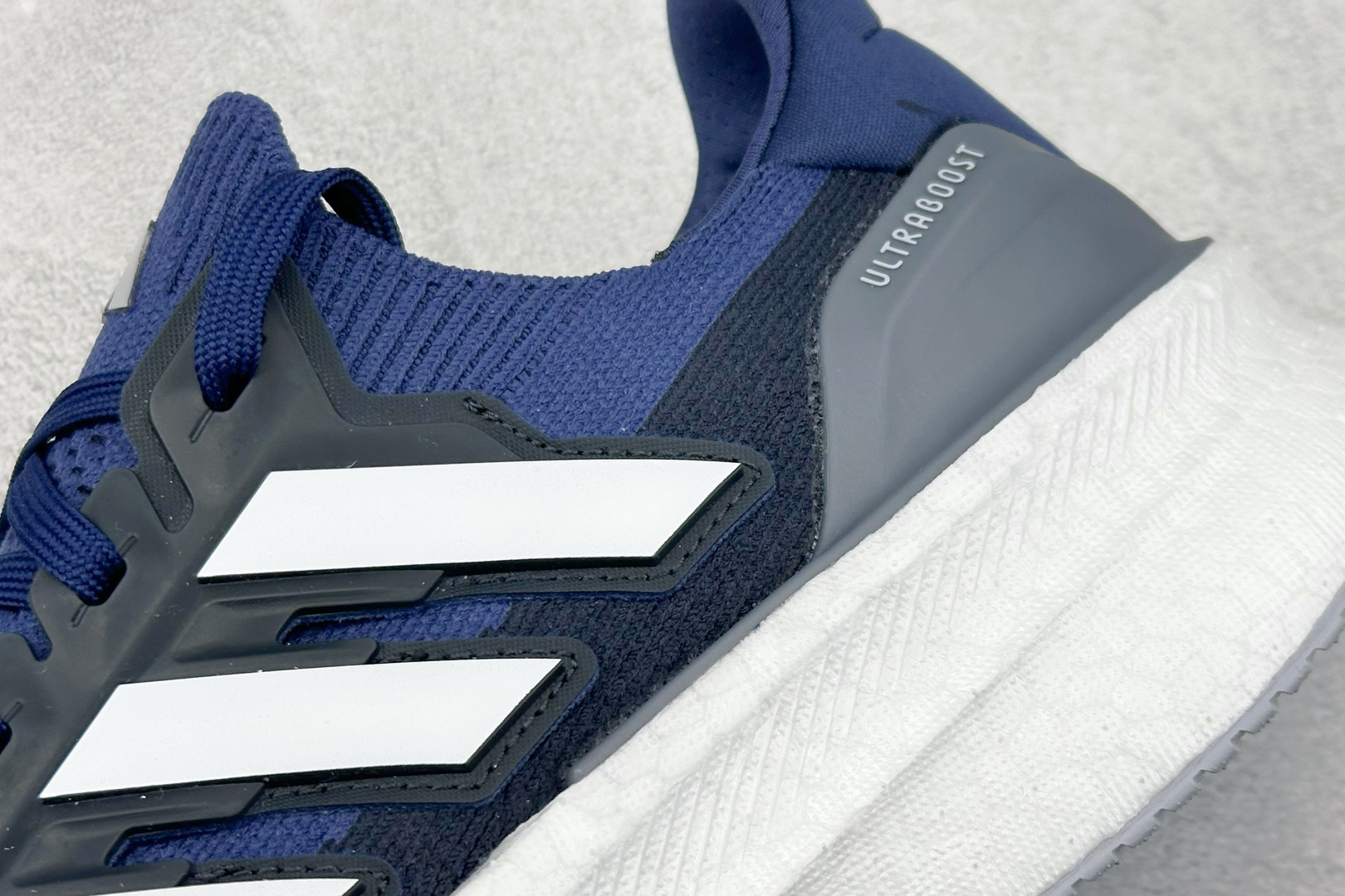  放店私
RS版 AD Ultraboost 5X 阿迪达斯新款休闲爆米花跑步鞋

货号：ID8817
