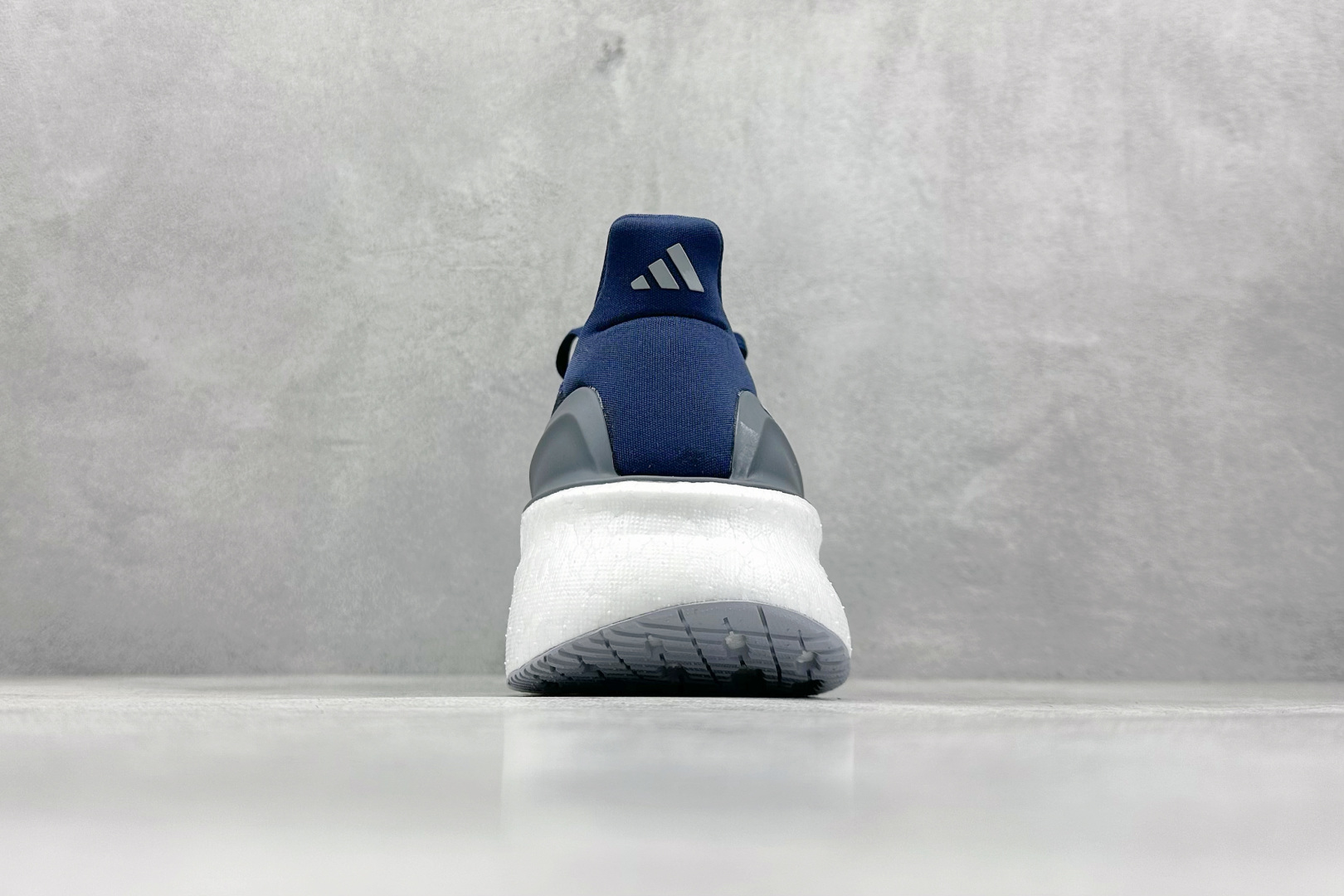  放店私
RS版 AD Ultraboost 5X 阿迪达斯新款休闲爆米花跑步鞋

货号：ID8817
