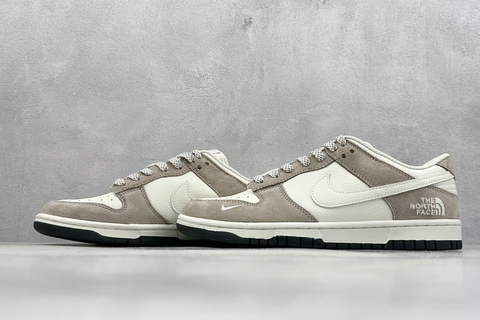 XC版 Nk SB Dunk Low 北面名 猪八白勾 周年高端定制 低帮休闲板鞋  DJ2024-063