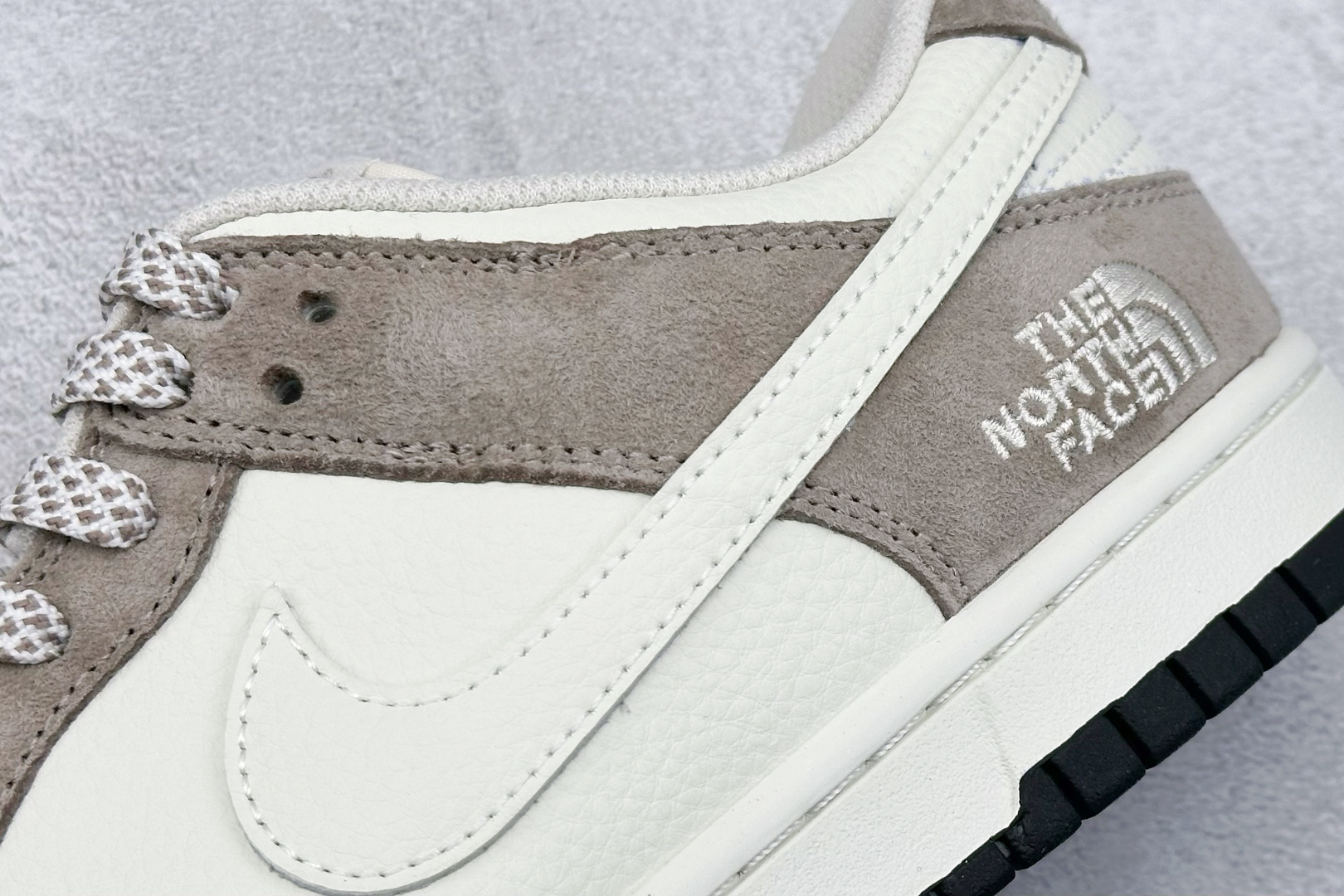 XC版 Nk SB Dunk Low 北面名 猪八白勾 周年高端定制 低帮休闲板鞋  DJ2024-063