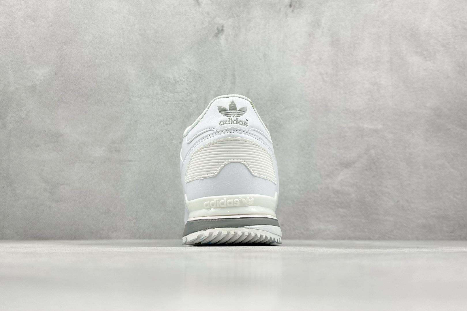 Adidas Originals ZX 700 三叶草经典复古校园系列原标半码  G62110