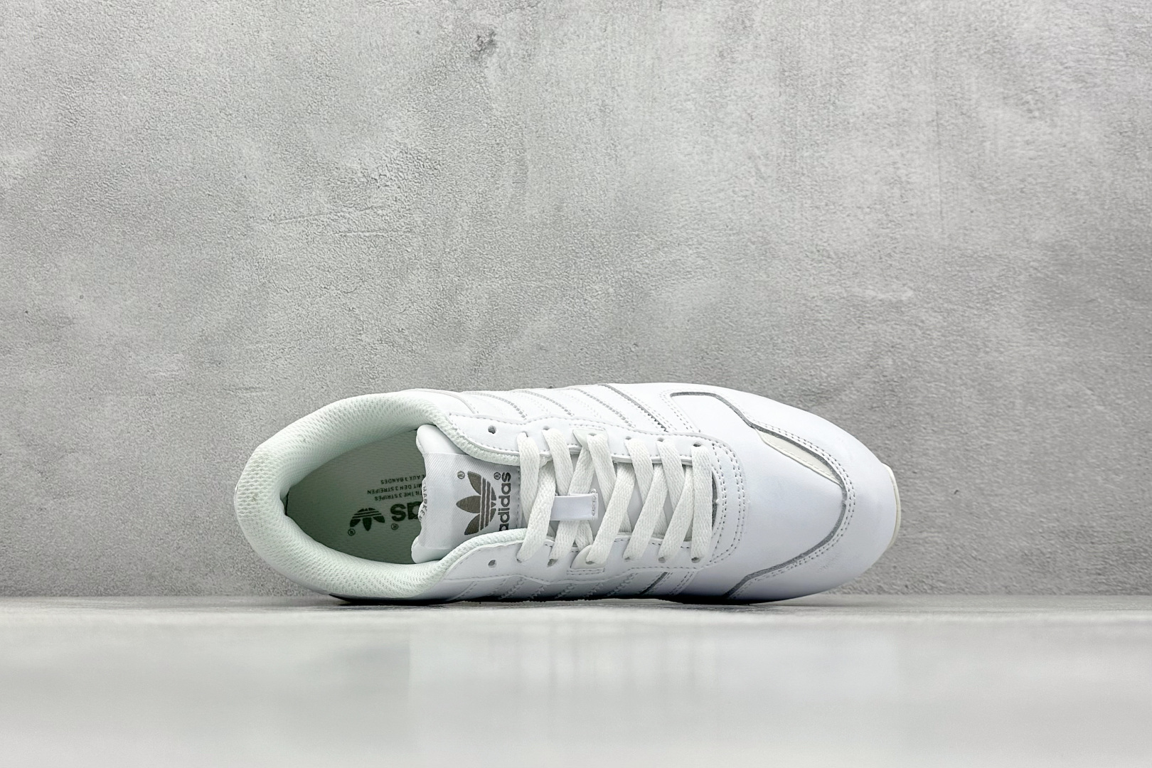 Adidas Originals ZX 700 三叶草经典复古校园系列原标半码  G62110