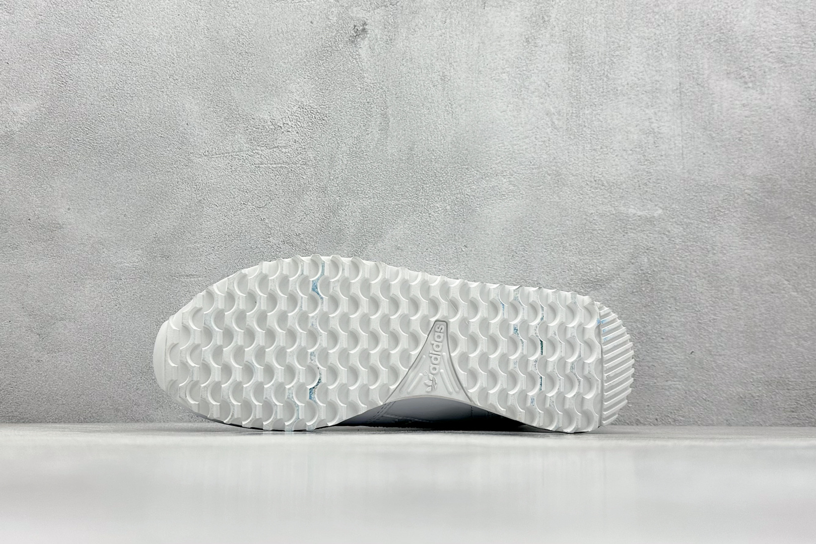 Adidas Originals ZX 700 三叶草经典复古校园系列原标半码  G62110