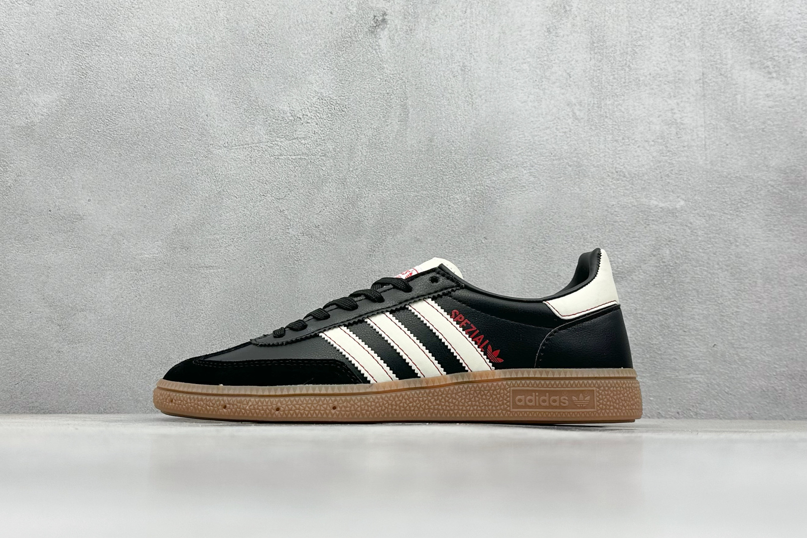 R版 Adidas Handball Spezial 复古单品 阿迪达斯经典款复古休闲板鞋  JH6397