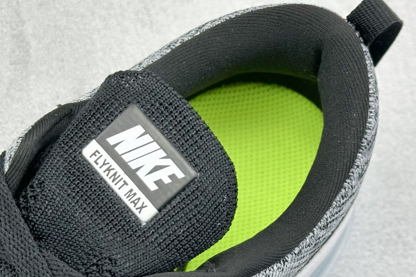 YH福利 终端放店
Nike Air Max Flyknit 2014舒适百搭减震耐磨 低帮休闲跑步鞋