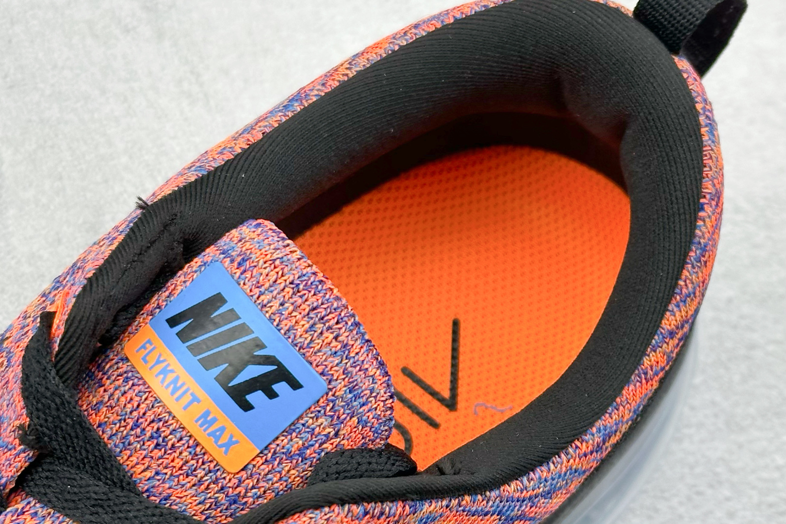 YH福利 终端放店
Nike Air Max Flyknit 2014舒适百搭减震耐磨 低帮休闲跑步鞋 