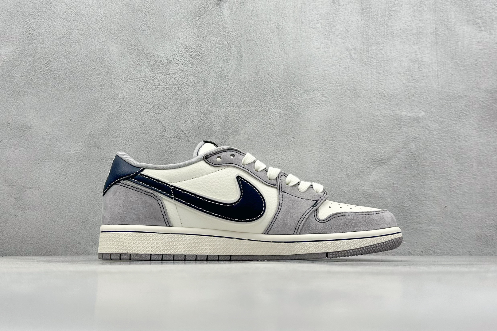 XC版 Travis Scott x Fragment Design x Air Jordan 1 Low OG SP AJ1 乔1 Supreme联名 米灰深蓝勾 DM9288-006