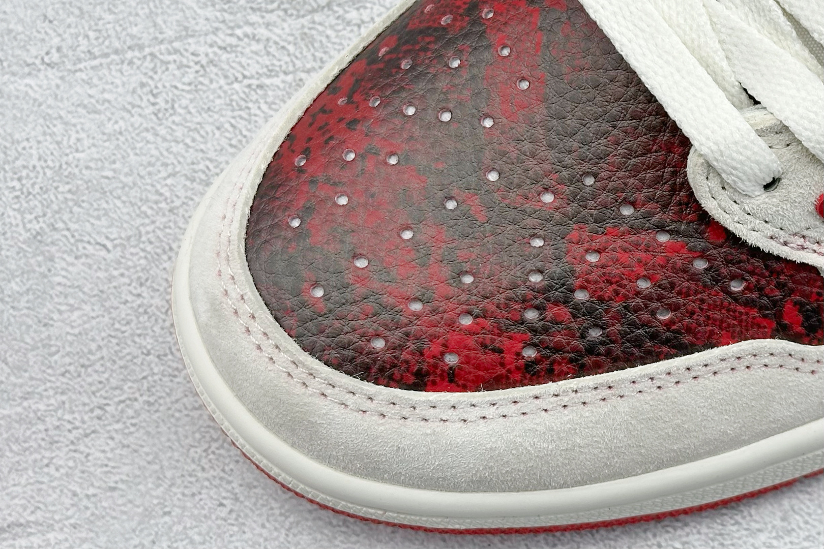 XC版 Travis Scott x Fragment Design x Air Jordan 1 Low OG SP AJ1 乔1 Supreme联名 中国红 低帮文化休闲板鞋 DM7866-076