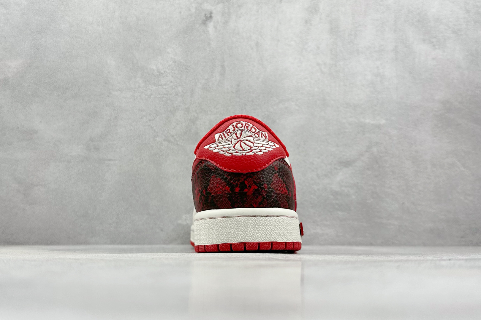 XC版 Travis Scott x Fragment Design x Air Jordan 1 Low OG SP AJ1 乔1 Supreme联名 中国红 低帮文化休闲板鞋 DM7866-076