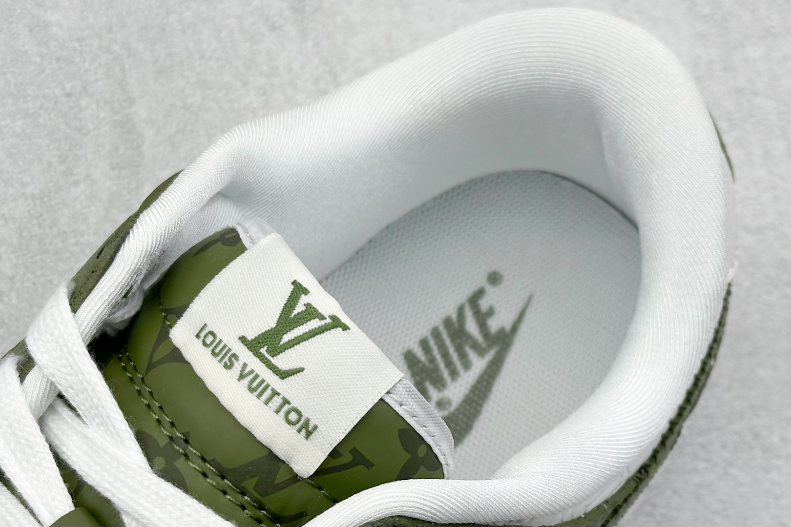 XC版 Nk SB Dunk Low LV联名-浮雕白绿印花 周年高端定制 低帮休闲板鞋   DQ1098-362