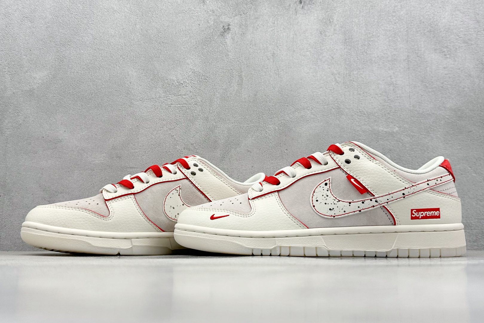 XC版 Nike SB Dunk Low x Supreme 白红线条小钩双鞋带 DM6868-033