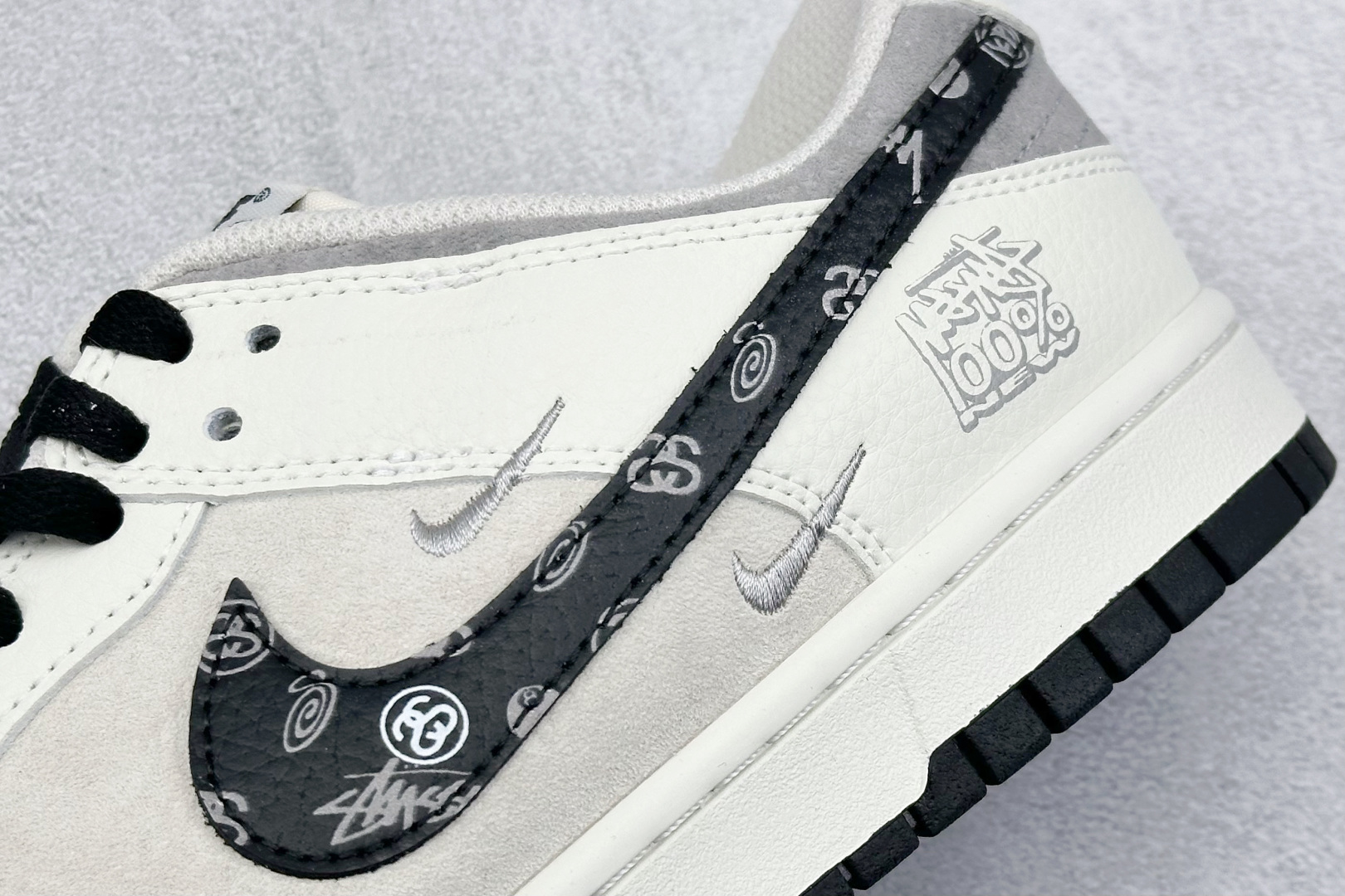 XC版 Nk SB Dunk Low 斯图西联名 米黑花勾 周年高端定制 低帮休闲板鞋   DJ2024-055