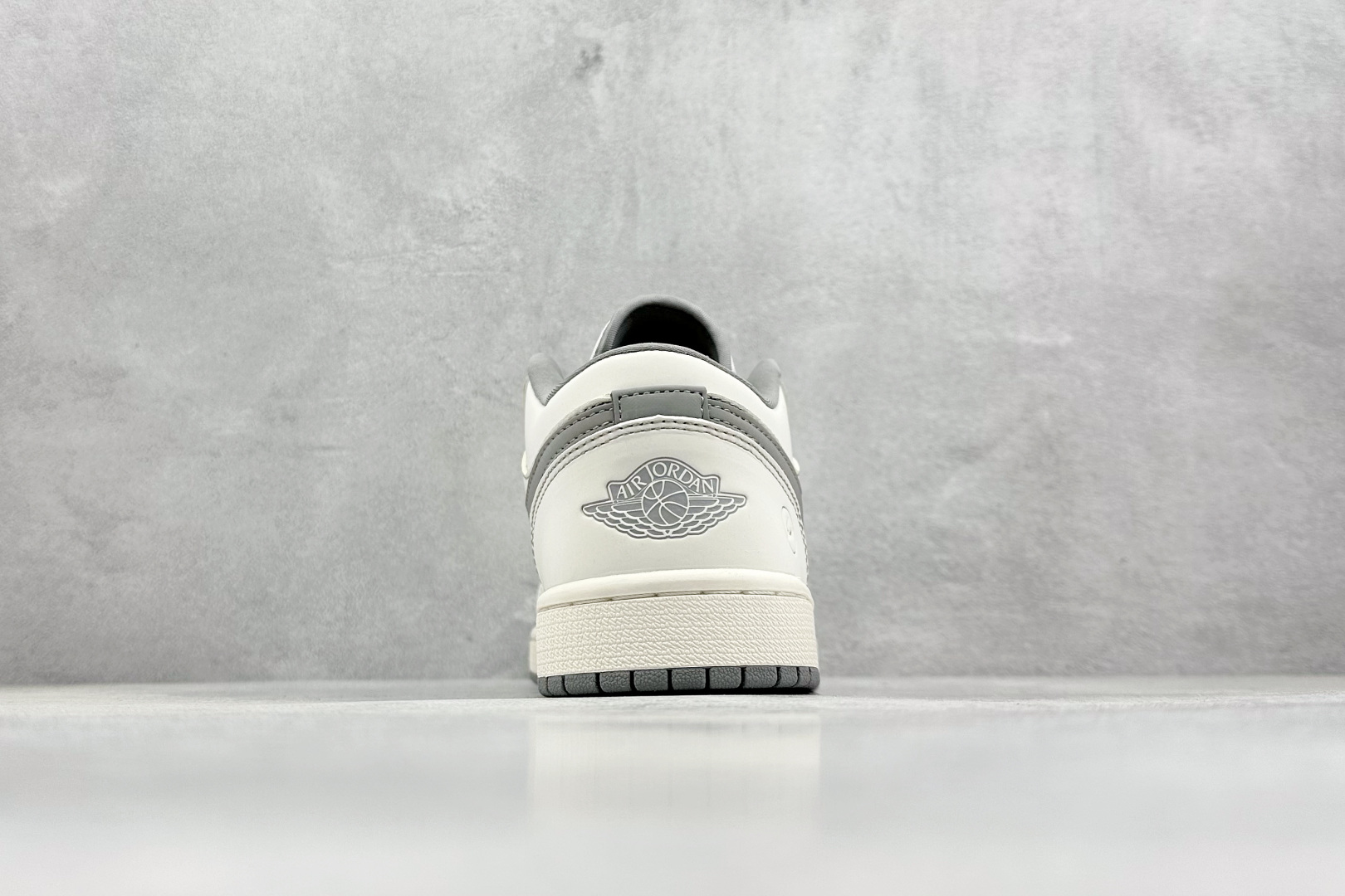 XC版 Air Jordan 1 Low AJ1 乔1 闪电联名-米白灰 周年高端定制 低帮休闲板鞋  CF3688-020